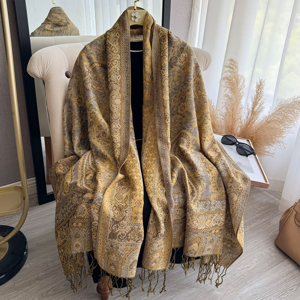 Ethnic Fashion Designer - 2025 태슬 블랭킷 디자인 에스닉 스타일
