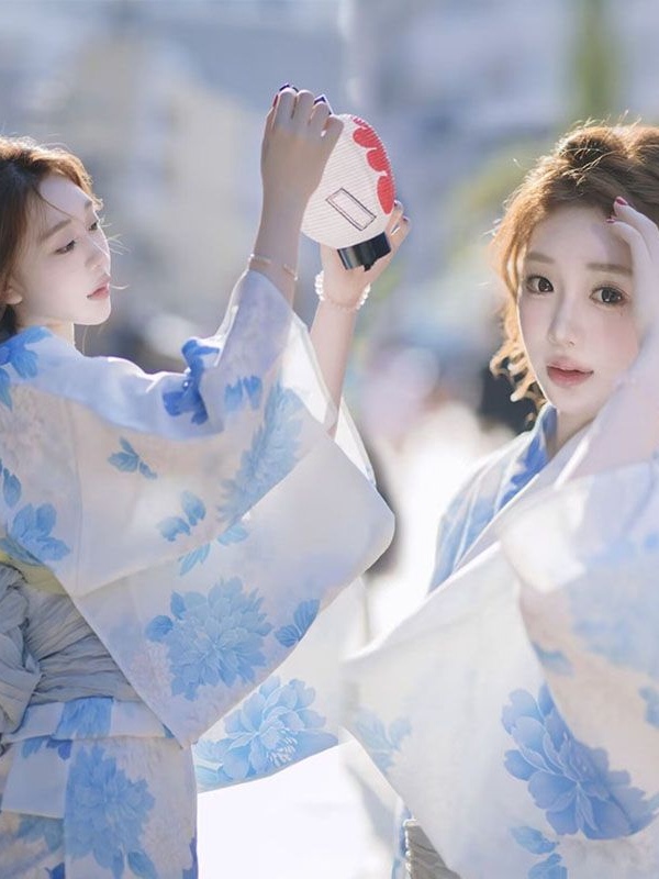 Ethnic Clothing & Online Fashion Store Khaadi Uk - 전통 일본식 기모노 스타일 사진 촬영