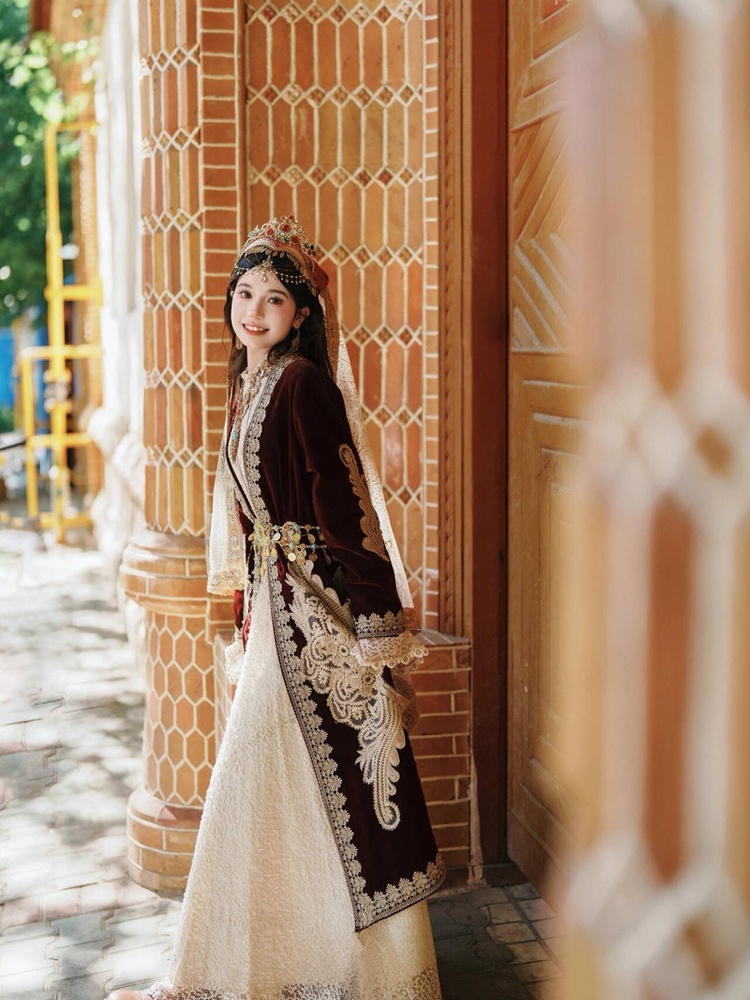 새로운 소수민족 위구르 의류 에티레시스 여행 사진 촬영 - Ethnic Clothing & Online Fashion Store Khaadi Uk 리뷰 및 가격
